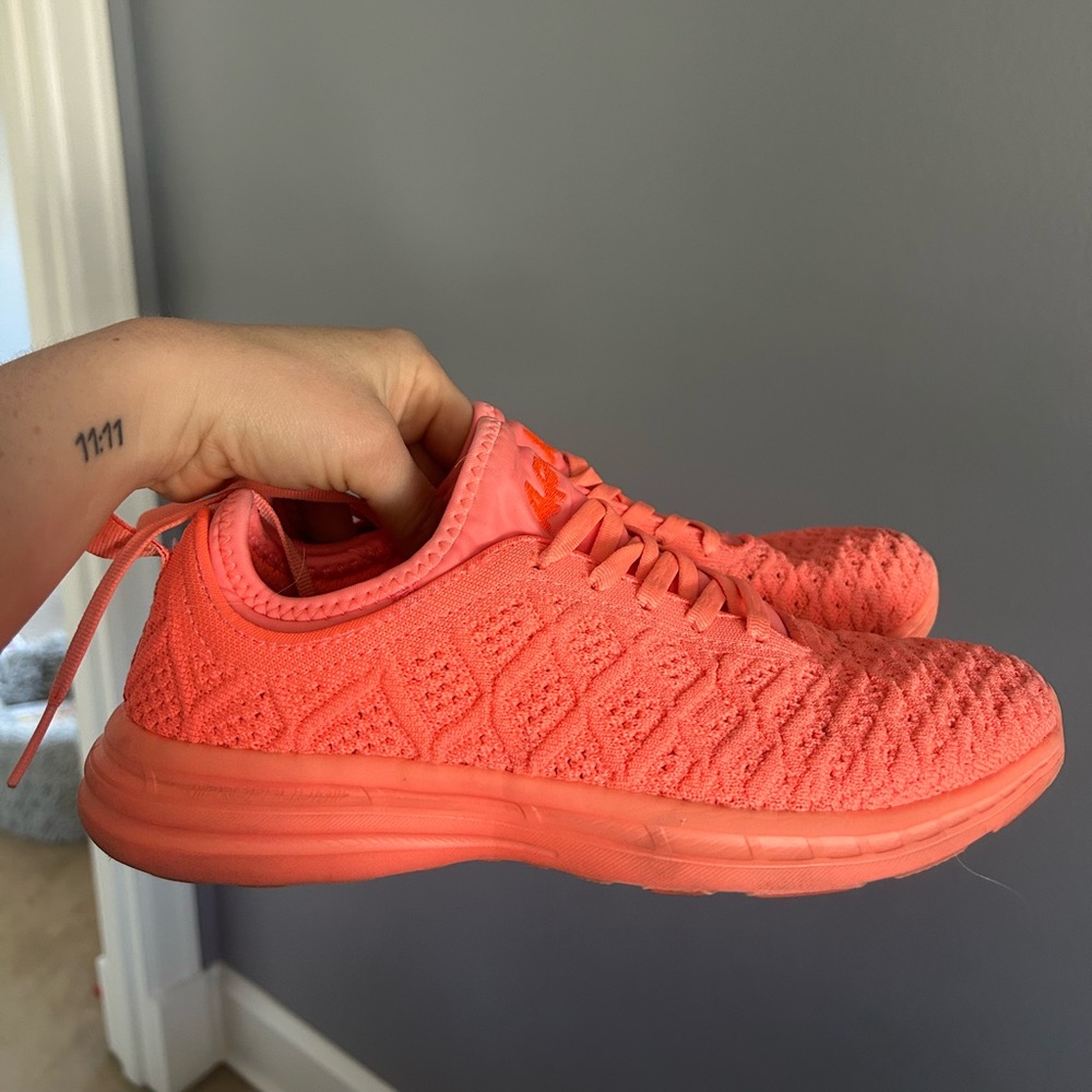 APL shoes